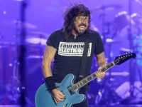 1000 Musicians Play Foo Fighters’ ‘Learn To Fly’ at the Same Time Calling on the Power of Music