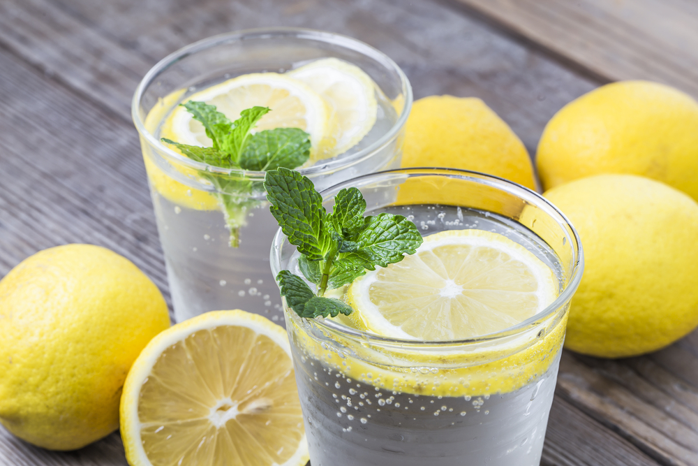 lemon water with mint