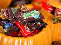 The Healthiest – and Unhealthiest – Treats You’ll Encounter this Halloween