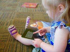 Certain factors like exposure to books can affect how early a kid learns to read.