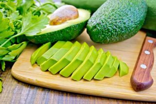 avocado-hand-injuries-healthy-foods