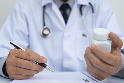 The Majority of Doctors Prescribe Opioids More Often Than They Think: Study