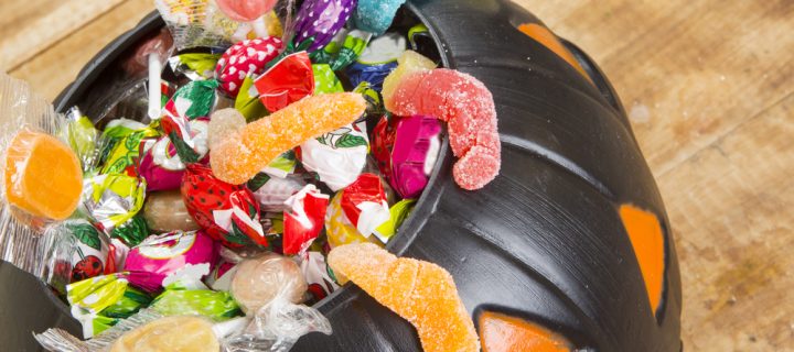 Here’s Why Dentists Want Kids to Eat All That Halloween Candy in One Sitting