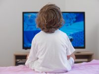 Letting Your Kids Watch TV is Good (For Their Eating Habits)