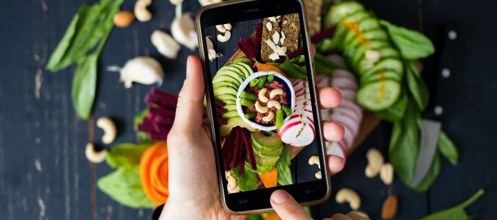 Does Social Media Shape Our Food Choices?