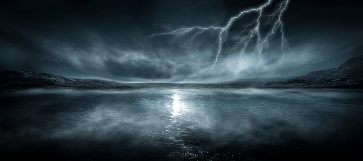 Don’t do these common things during a thunderstorm